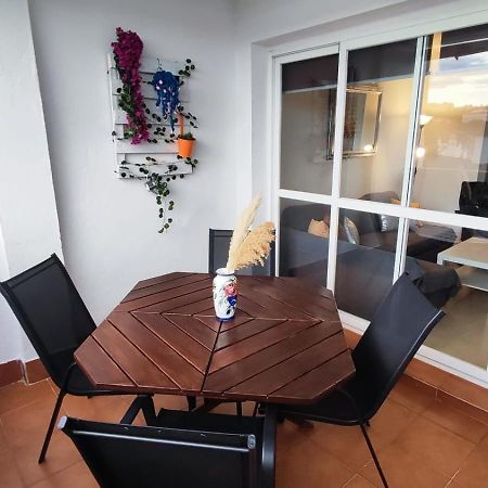 2Bdr Sunny Apartment With Pool And Private Parking In เบนัลมาเดนา ภายนอก รูปภาพ